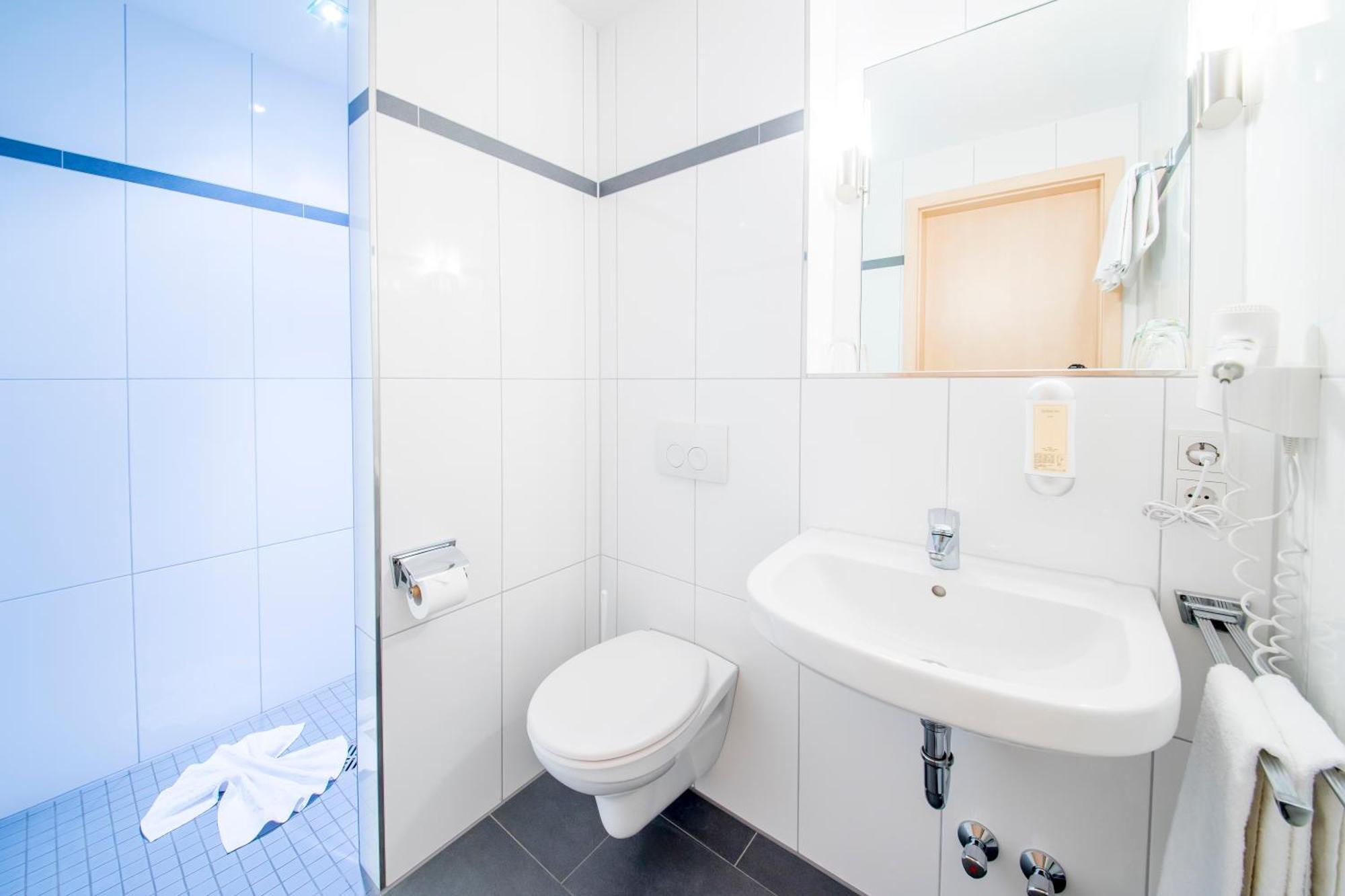 Nuernberger Hof 3*