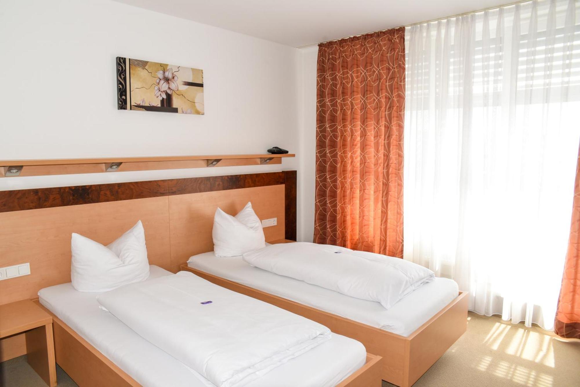Nuernberger Hof Hotel 3*